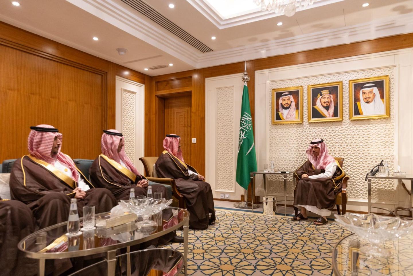 Prince Faisal bin Farhan meets with members of the Standing Committee of International Humanitarian Law